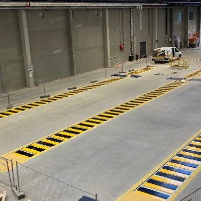 Pit cover installation for a bus manufacturer near Courtrai.